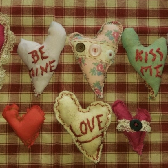 Primitive Valentine's Heart Bowl fillers - Picture 9 of 11